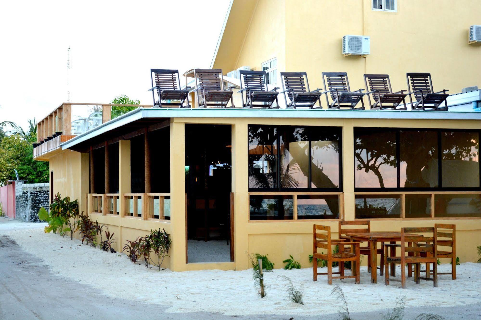 Lily Rest Maldives Hotel Maafushi Buitenkant foto