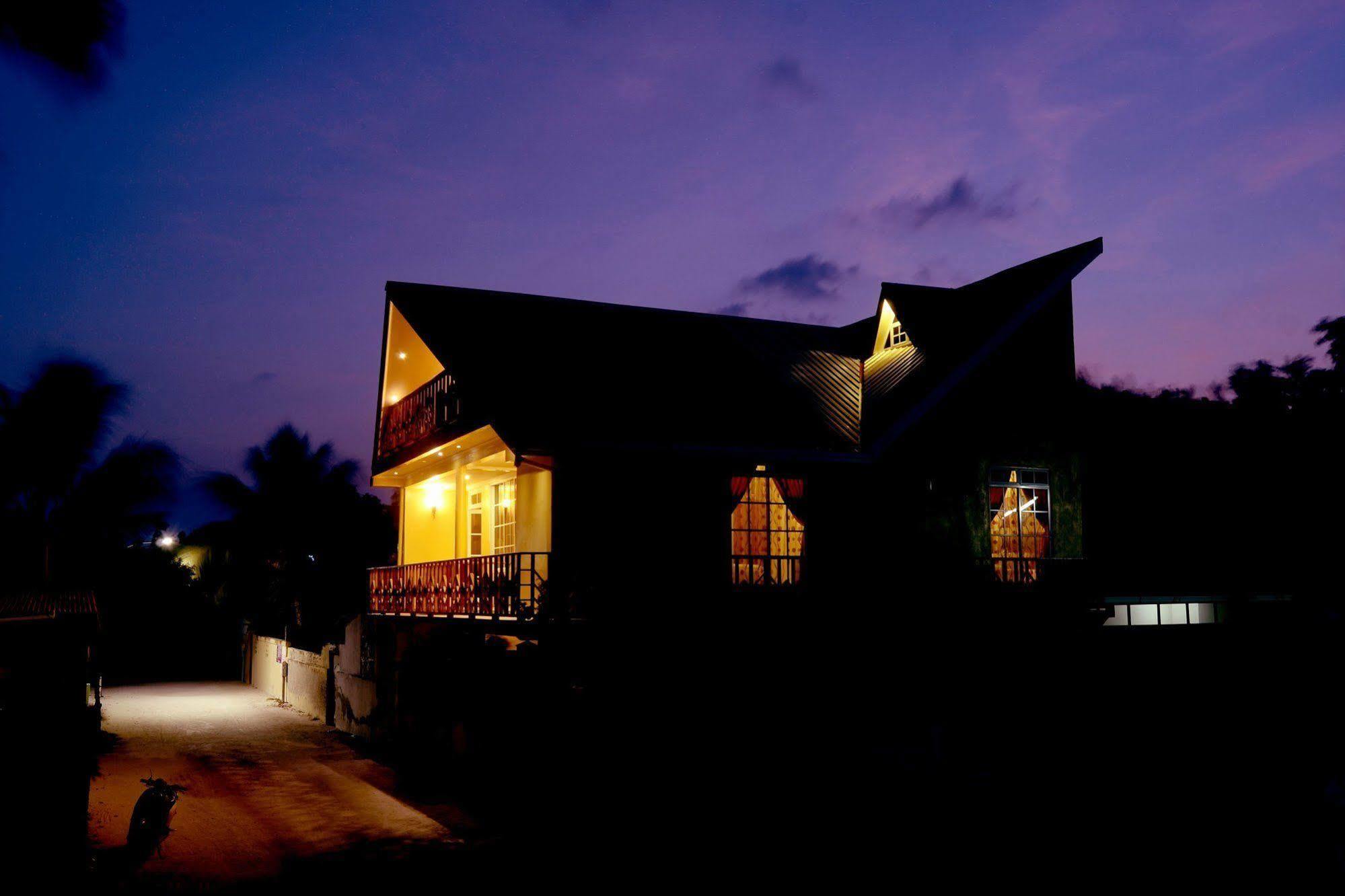 Lily Rest Maldives Hotel Maafushi Buitenkant foto