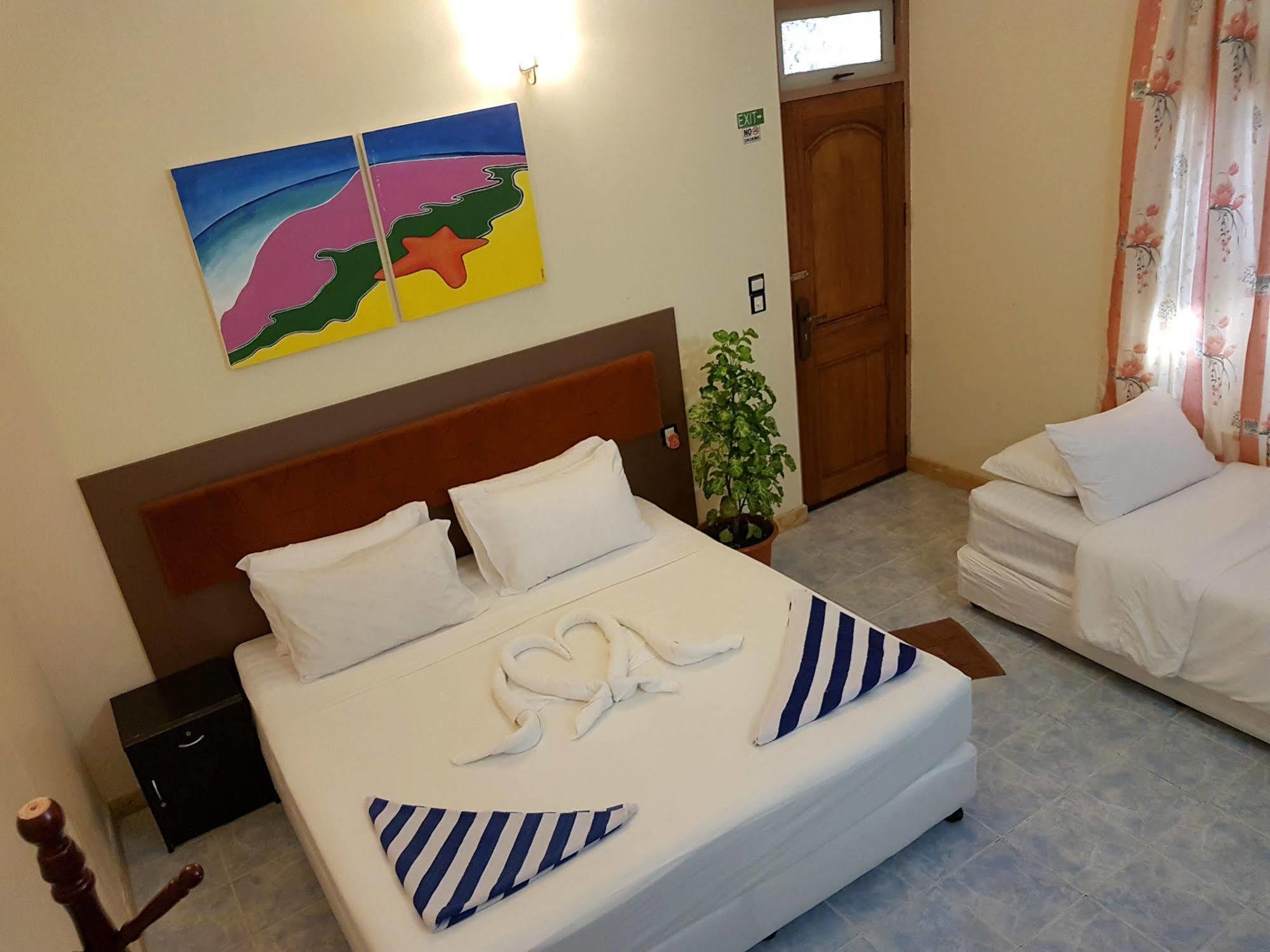 Lily Rest Maldives Hotel Maafushi Buitenkant foto